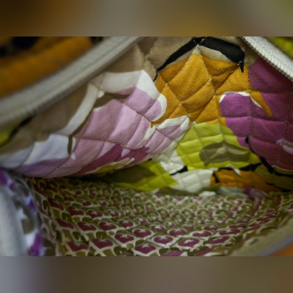 Floral Quilted Vera Bradley 5 Pockets Backpack Purse - Picture 4 of 9